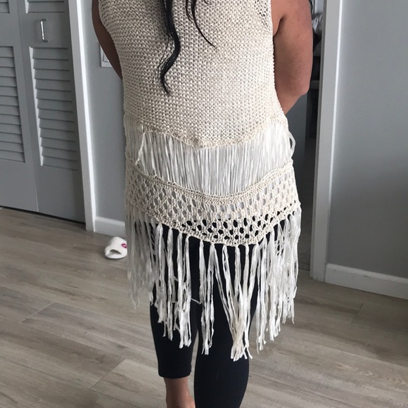 F21 KNITTED VEST - Picture 2 of 2